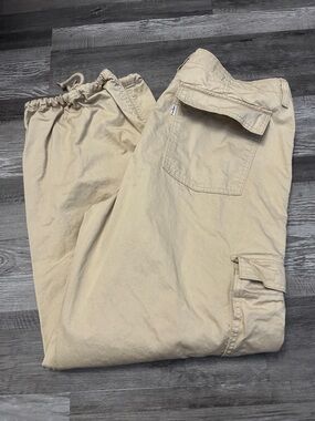 Levi's Women's 94 Baggy Cargo Joggers - Tan